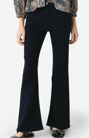EUC 7 For All Mankind Isola Flare Jeans Black Size 32 thumbnail 1