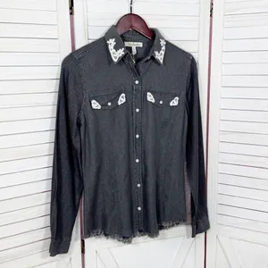 True Freedom Lace Trim Raw Edge Denim Button Up Shirt‎ Gray Black Small thumbnail 7