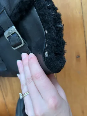☀️3/$25 UGG Women’s Black Leather Larkspur Sheepskin Motorcycle Buckle Boots 7 thumbnail 8
