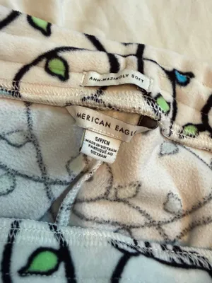 American Eagle snoopy Christmas pj pants  thumbnail 4