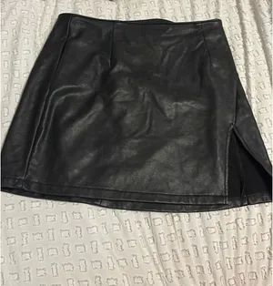 Leather skirt thumbnail 1