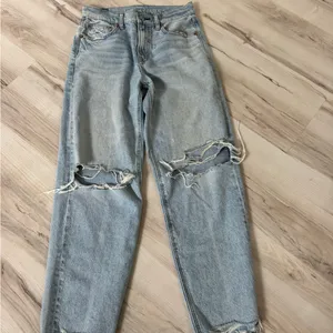 American Eagle Super High-Rise Baggy Straight thumbnail 2
