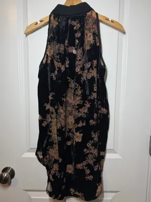 Gimmicks by BKE Black Floral Velvet Sleeveless Tunic thumbnail 5