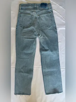 Abercrombie & Fitch 90s Straight Ultra High Rise Light Wash Jeans Size 25 / OX S thumbnail 3