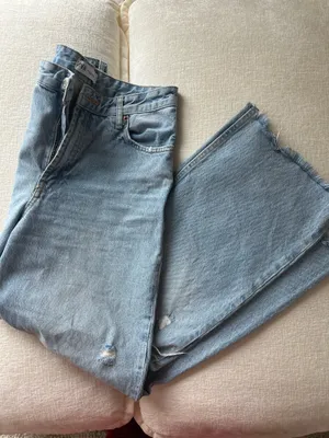 ZARA Jeans High-Rise Wide-Leg Raw Hem thumbnail 1