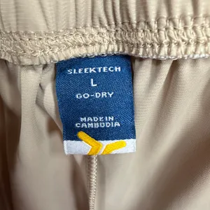 Old Navy L SleekTech Go-Dry Barrel Balloon Pants Khaki Tan High Rise Lightweight thumbnail 6