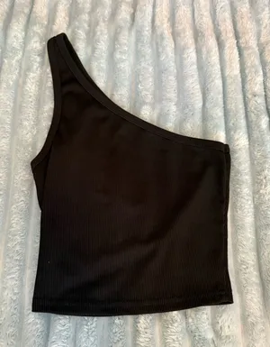 SHEIN Black one should crop shirt Size XS thumbnail 1