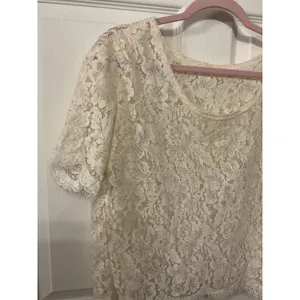 NWOT Boutique Ivory Floral Lace Crop Top Women's Short Sleeve Romantic(Approx M) thumbnail 5