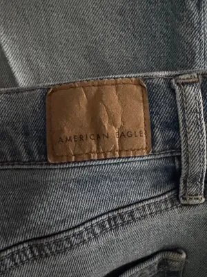 American Eagle AE Strigid Low-Rise Ex- Boyfriend Jean 4 Long thumbnail 4