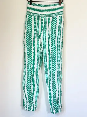 NWT Cupshe Green Geo Smocked Waist Tapered Leg Pants - Size: Small thumbnail 7