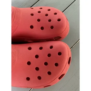 Crocs Classic Clogs Red Slip On Shoes Men 9 Women 11 Unisex Lightweight Comfort thumbnail 8
