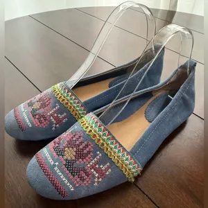 Anthropology Latigo Blue Embroidered Suede Size 7.5 Flats thumbnail 1