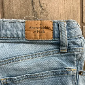 Abercrombie & Fitch Light Blue 90s straight ultra High Rise Jeans thumbnail 7