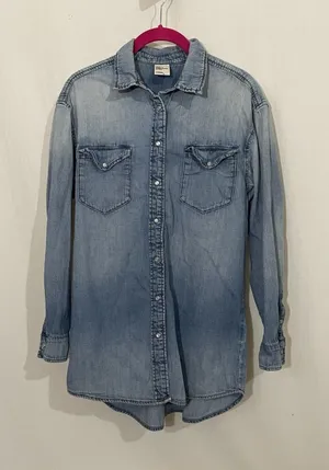H&M Women’s Chambray Denim Pearl Snap Up Shirt, 4 Soft thumbnail 1