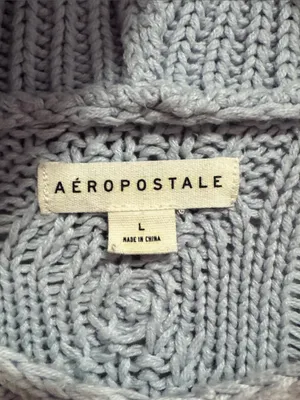 Aeropostale Y2K Light Gray Cable Knit Cropped Hooded Sweater thumbnail 2