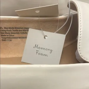 A new day shoe Cream Women's Slip On Memory Foam Loafers New Size 9.5 thumbnail 4