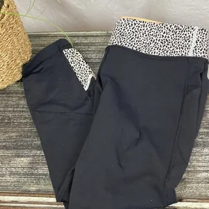 Lululemon Black Animal Print Mid Rise Capri Legging Pants 12 thumbnail 3