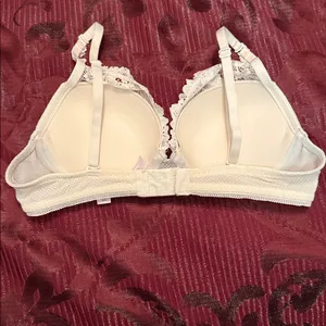 Auden Soft White Lace Bra Size 34B thumbnail 2