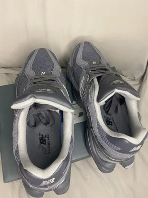 New Balance 9060 Sneakers Shoes Womens Size 10 Mens 8.5 thumbnail 5