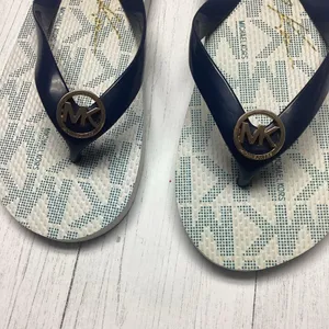 Michael Kors Navy And White Flip Flops Sandals Size 8 thumbnail 4