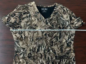 Landau Snake Skin Print V-Neck Scrub Top Size Small thumbnail 5