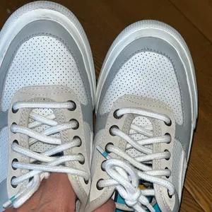 Sperry white sneaker size 6.5 thumbnail 2