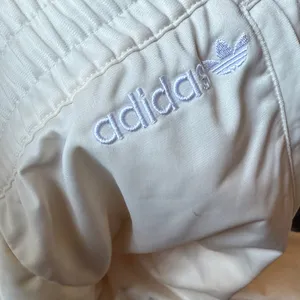 NWOT adidas Cream Track/Jogger Pants with ICONIC Side Stripes Size Medium thumbnail 4