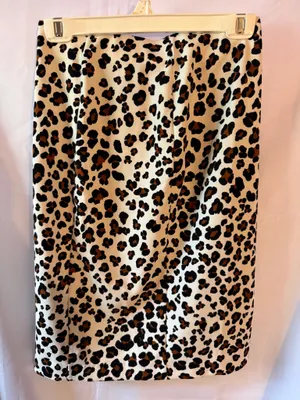 BOLD elements Leopard Print Pencil Skirt with Black Lace-Up X Details thumbnail 2