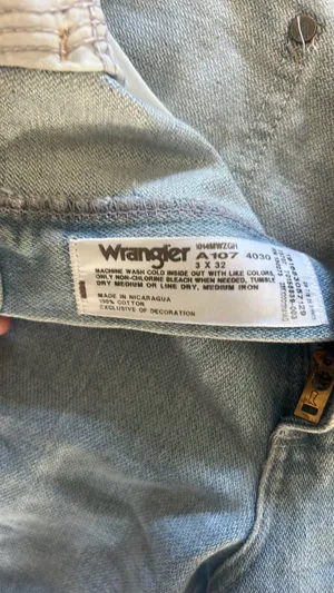 Wrangler Light Wash  Jeans thumbnail 2