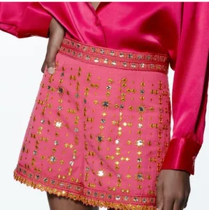 ✨ ZARA Fuchsia Pink Mirror Embroidered Shorts - Boho Festival High-Waisted Size S thumbnail 4