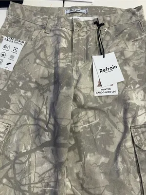 Refrain los Angeles camo printed cargo white leg pants size 9 thumbnail 2