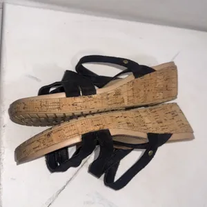 Crocs A-Leigh Black Cork Wedge Sandals Strappy Suede Like Style Women's Size 8 thumbnail 6