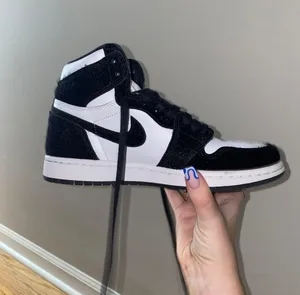 Nike Air Jordan 1 Retro High OG 'Twist' thumbnail 1