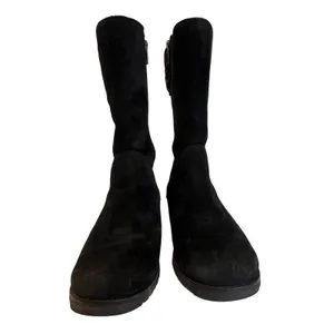 UGG Australia Boots Womens 8 Black Suede‎ Shearling Lined Buckle Moto Lug Sole thumbnail 2