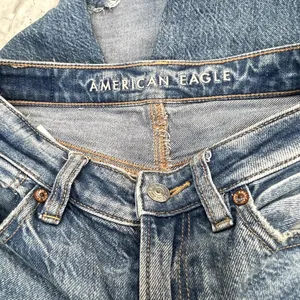 American Eagle Mom Jean‎ Size 00 Blue Stretch Mid-Rise Distressed Blown Knees thumbnail 7