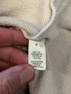 Aerie Sweatshirt Womens Medium Cream LOVE Graphic Fleece Pullover Relaxed Fit thumbnail 8
