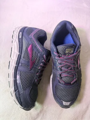 Brooks Women’s Navy and Magenta Athletic Running Shoe thumbnail 6