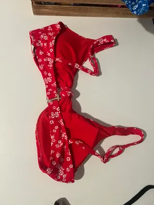Hollister red floral  bikini top thumbnail 3