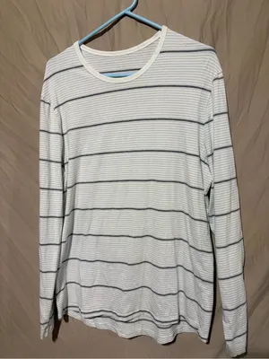 Lululemon long sleeve thumbnail 1