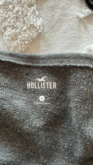 Hollister off the shoulder oversized crewneck thumbnail 4