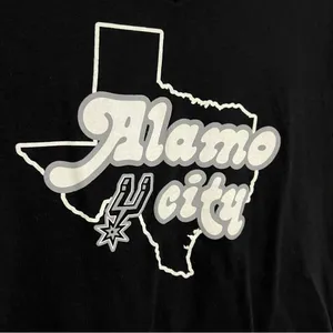 47 Brand San Antonio Spurs Alamo City Texas V-Neck T-Shirt Size Small thumbnail 3