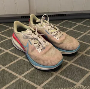 Nike Women’s Shoes thumbnail 1