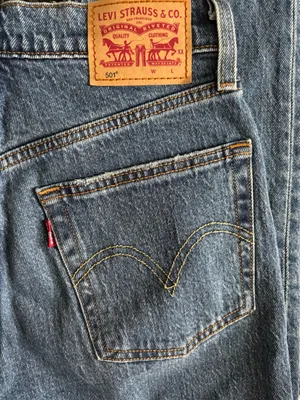 Levi's 501 High-Rise Straight Leg Jeans Buttonfly 24X30 Med Wash Cotton Stretch thumbnail 4