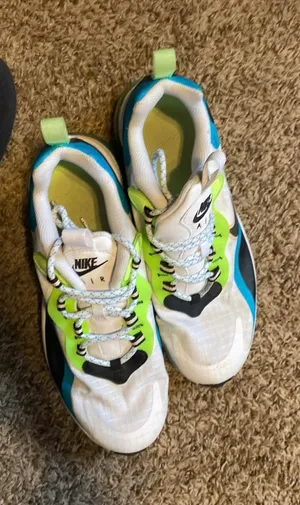 Nike Air Max 270 thumbnail 1