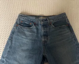 NEW WITH TAGS Levi’s Wedge Jeans in blue, women’s size 27 #wedge #denim mid-high rise so cute thumbnail 2