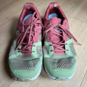 On Cloud Women's Athletic Shoes thumbnail 6