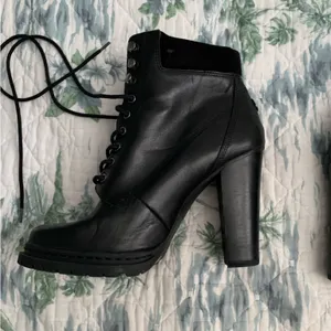 BCBGeneration Maude Heel Combat Boot Bootie Lace Up Moto 9.5 Platform Lug Sole thumbnail 6