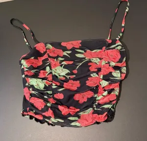 Lululemon Bennetts Top Black Floral thumbnail 8