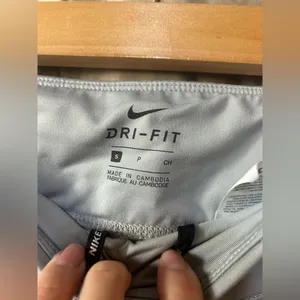Nike leggings thumbnail 2