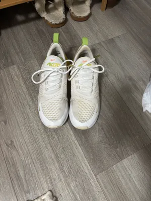 Nike Women’s Shoes Air Max 270 thumbnail 3